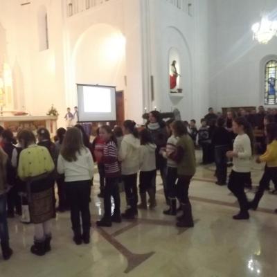 15 decembrie: Hălăuceşti: Noi membri în "Armata Maicii Domnului"