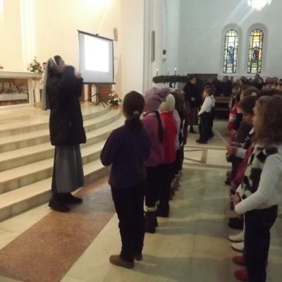 15 decembrie: Hălăuceşti: Noi membri în "Armata Maicii Domnului"