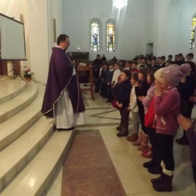 15 decembrie: Hălăuceşti: Noi membri în "Armata Maicii Domnului"