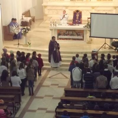 15 decembrie: Hălăuceşti: Noi membri în "Armata Maicii Domnului"