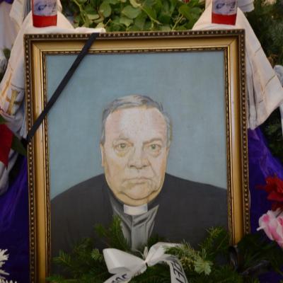 19 decembrie: Gherăeşti: Funeraliile părintelui Ionel Râtan