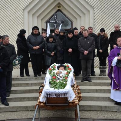 19 decembrie: Gherăeşti: Funeraliile părintelui Ionel Râtan