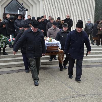 19 decembrie: Gherăeşti: Funeraliile părintelui Ionel Râtan