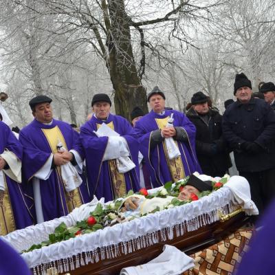 19 decembrie: Gherăeşti: Funeraliile părintelui Ionel Râtan