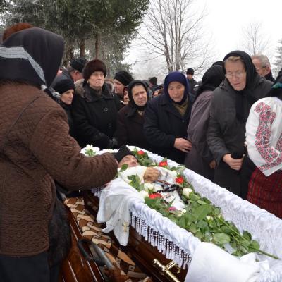 19 decembrie: Gherăeşti: Funeraliile părintelui Ionel Râtan