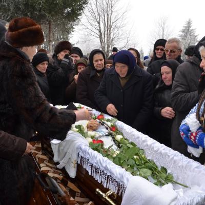 19 decembrie: Gherăeşti: Funeraliile părintelui Ionel Râtan