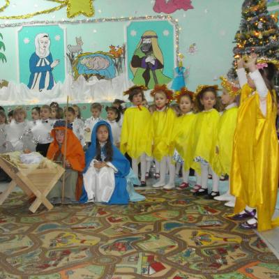 20 decembrie: Săbăoani: Crăciunul copiilor de la Grădiniţa "Sfânta Ana"