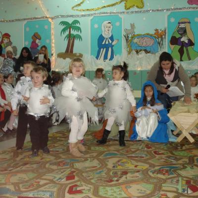 20 decembrie: Săbăoani: Crăciunul copiilor de la Grădiniţa "Sfânta Ana"