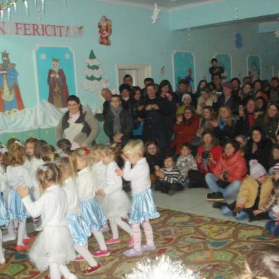 20 decembrie: Săbăoani: Crăciunul copiilor de la Grădiniţa "Sfânta Ana"