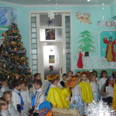 20 decembrie: Săbăoani: Crăciunul copiilor de la Grădiniţa "Sfânta Ana"