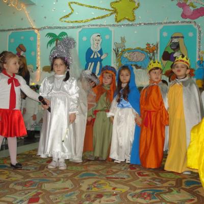 20 decembrie: Săbăoani: Crăciunul copiilor de la Grădiniţa "Sfânta Ana"