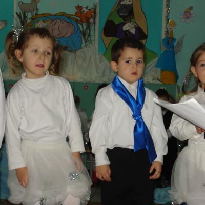 20 decembrie: Săbăoani: Crăciunul copiilor de la Grădiniţa "Sfânta Ana"