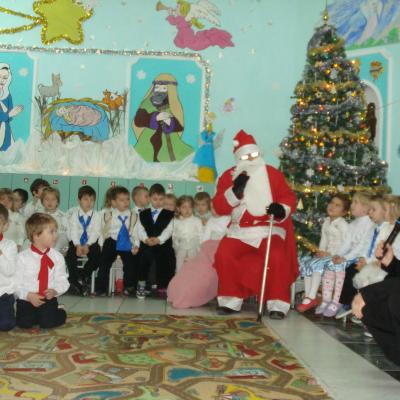 20 decembrie: Săbăoani: Crăciunul copiilor de la Grădiniţa "Sfânta Ana"