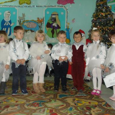 20 decembrie: Săbăoani: Crăciunul copiilor de la Grădiniţa "Sfânta Ana"