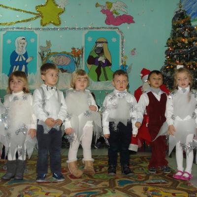 20 decembrie: Săbăoani: Crăciunul copiilor de la Grădiniţa "Sfânta Ana"