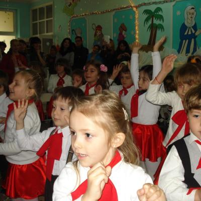 20 decembrie: Săbăoani: Crăciunul copiilor de la Grădiniţa "Sfânta Ana"