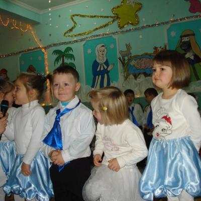 20 decembrie: Săbăoani: Crăciunul copiilor de la Grădiniţa "Sfânta Ana"