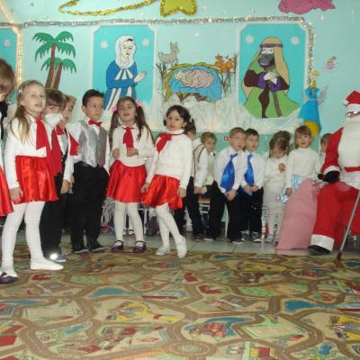 20 decembrie: Săbăoani: Crăciunul copiilor de la Grădiniţa "Sfânta Ana"