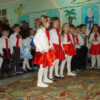 20 decembrie: Săbăoani: Crăciunul copiilor de la Grădiniţa "Sfânta Ana"