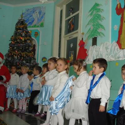 20 decembrie: Săbăoani: Crăciunul copiilor de la Grădiniţa "Sfânta Ana"