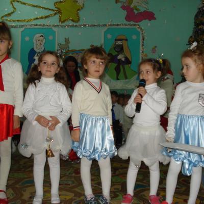 20 decembrie: Săbăoani: Crăciunul copiilor de la Grădiniţa "Sfânta Ana"