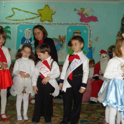 20 decembrie: Săbăoani: Crăciunul copiilor de la Grădiniţa "Sfânta Ana"