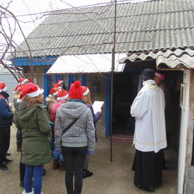 21 decembrie: Ploscuţeni: Vizitarea bolnavilor din în preajma Crăciunului
