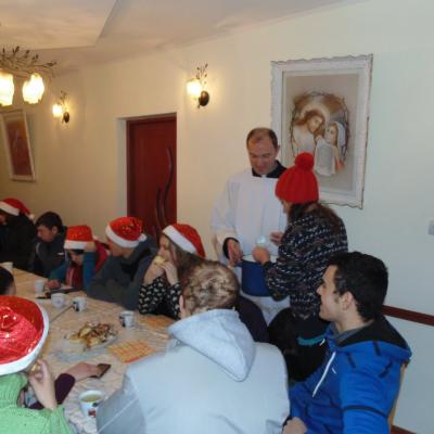 21 decembrie: Ploscuţeni: Vizitarea bolnavilor din în preajma Crăciunului