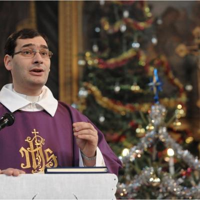 21 decembrie: Iaşi. Distribuirea Luminii păcii de la Betleem