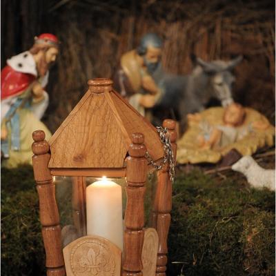 21 decembrie: Iaşi. Distribuirea Luminii păcii de la Betleem