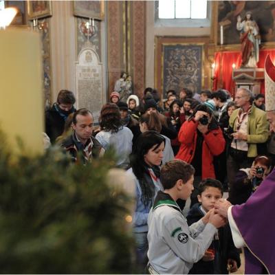 21 decembrie: Iaşi. Distribuirea Luminii păcii de la Betleem