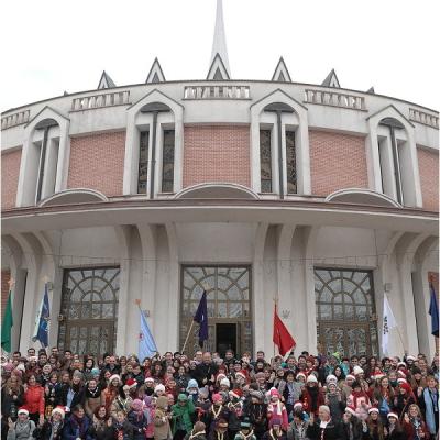 21 decembrie: Iaşi. Distribuirea Luminii păcii de la Betleem