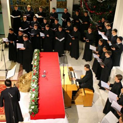 21-22 decembrie: Iaşi: Concert de colinde susţinut de Corul Institutului Teologic. Foto: www.ITRC.ro