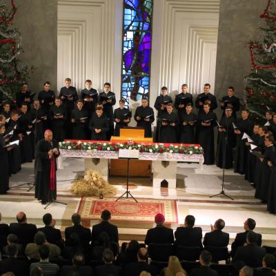 21-22 decembrie: Iaşi: Concert de colinde susţinut de Corul Institutului Teologic. Foto: www.ITRC.ro