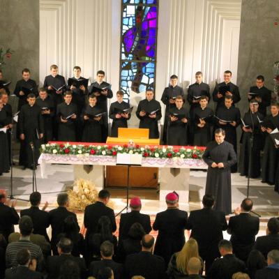 21-22 decembrie: Iaşi: Concert de colinde susţinut de Corul Institutului Teologic. Foto: www.ITRC.ro