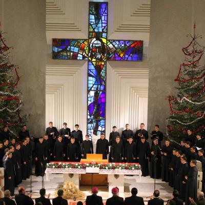 21-22 decembrie: Iaşi: Concert de colinde susţinut de Corul Institutului Teologic. Foto: www.ITRC.ro