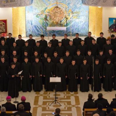 22 decembrie: : Iaşi: Concert de colinde susţinut de Corul Institutului Teologic în catedrală. Foto: Marius Jean Laurescu