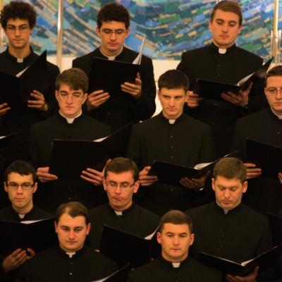 22 decembrie: : Iaşi: Concert de colinde susţinut de Corul Institutului Teologic în catedrală. Foto: Marius Jean Laurescu