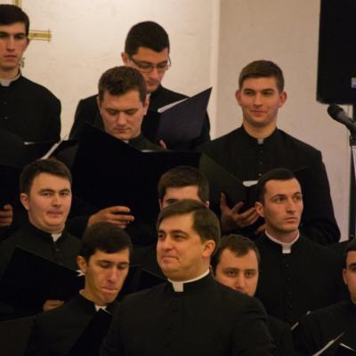 22 decembrie: : Iaşi: Concert de colinde susţinut de Corul Institutului Teologic în catedrală. Foto: Marius Jean Laurescu