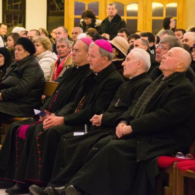 22 decembrie: : Iaşi: Concert de colinde susţinut de Corul Institutului Teologic în catedrală. Foto: Marius Jean Laurescu