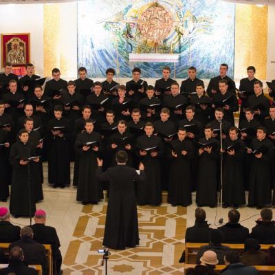 22 decembrie: : Iaşi: Concert de colinde susţinut de Corul Institutului Teologic în catedrală. Foto: Marius Jean Laurescu