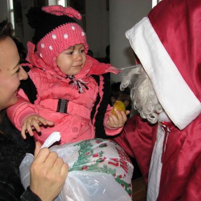 26 decembrie:Huşi: Bucuria Naşterii Domnului în Parohia "Sfântul Anton de Padova"