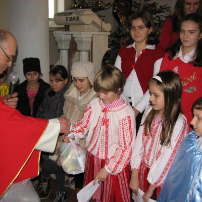 26 decembrie:Huşi: Bucuria Naşterii Domnului în Parohia "Sfântul Anton de Padova"