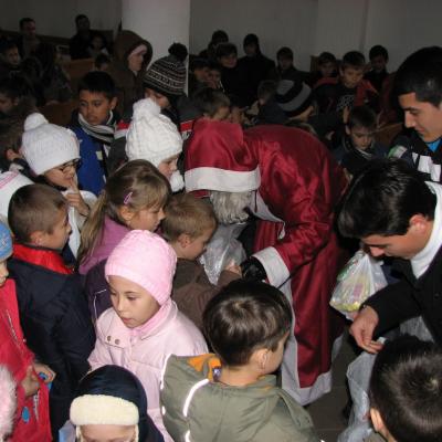 26 decembrie:Huşi: Bucuria Naşterii Domnului în Parohia "Sfântul Anton de Padova"