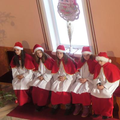 1 ianuarie: Ciugheş: "O ce veste minunată"... la sfârşit şi început de an