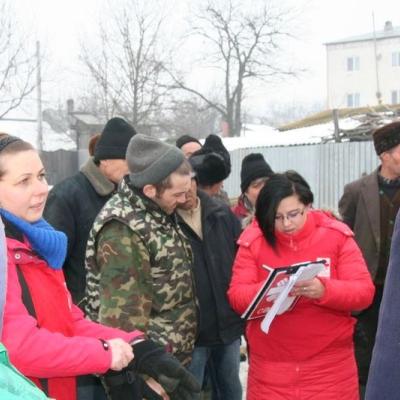 10-12 februarie: Cuca şi Măcişeni: "Încălzind case şi suflete" - acţiune a echipei de intervenţie a Centrului Diecezan Caritas
