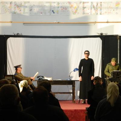 15 februarie: Mărgineni: Piesa de teatru "Anton Durcovici - omul cu faţa de bronz"