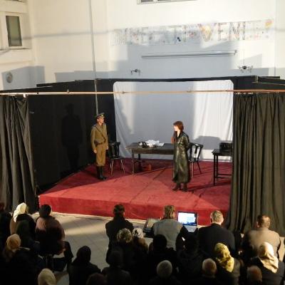 15 februarie: Mărgineni: Piesa de teatru "Anton Durcovici - omul cu faţa de bronz"