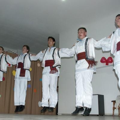 2 martie: Pildeşti: O mamă cu patru copii, aleasă "Mama Anului Scout 2014"