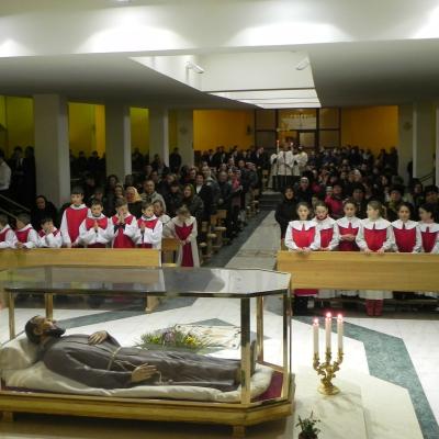 4 martie: Oneşti: Comemorarea naşterii pentru cer a fratelui Ieremia Valahul